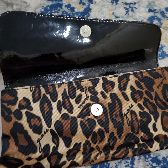 Guess Savona Leopard Print Clutch Handbag Tan/Brown/Black Combo - Picture 3 of 8